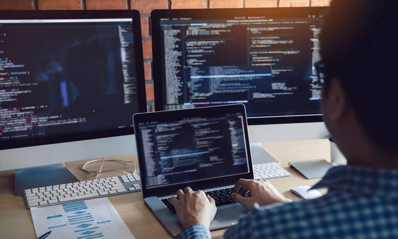数据科学选型：R与Python如何赋能石门县网站建设？